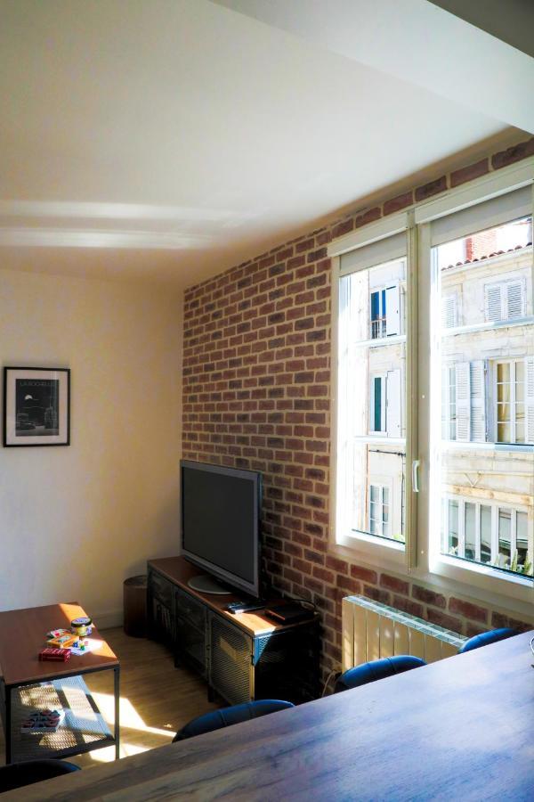 Appart Cosy Entre Vieux Port Et Marche Central La Rochelle  Exterior photo